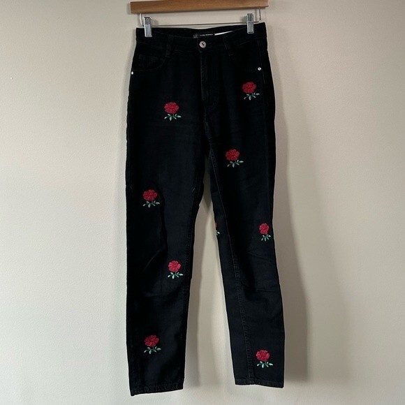 Zara Black Rose Embroidered Denim High Waisted Skinny Jeans Size 2 - Picture 1 of 4